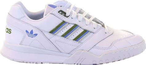 adidas a.r trainer zwart dames|adidas Originals De sneakers van de manier A.R. Trainer W.